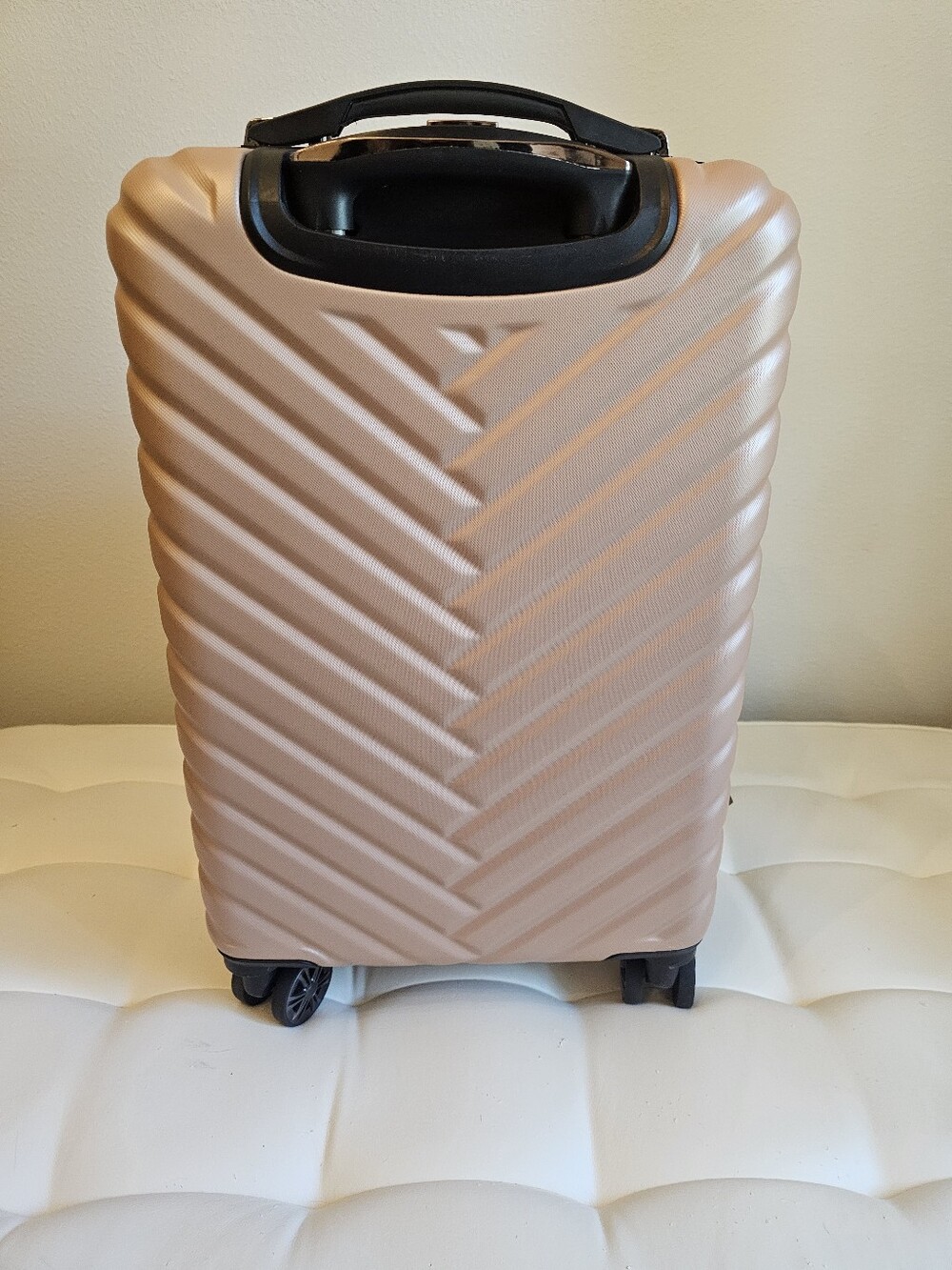 Kenneth Cole Rose Gold Hardside Carry-On Spinner Suitcase 20" - Picture 6 of 12